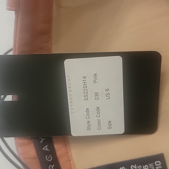 💕NWT Zeynap Arcay Pink Leather Shorts - Picture 6 of 11